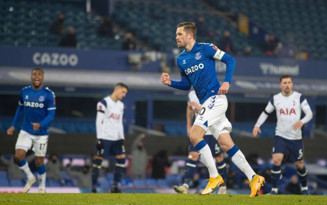 他面对的是 他面对的是